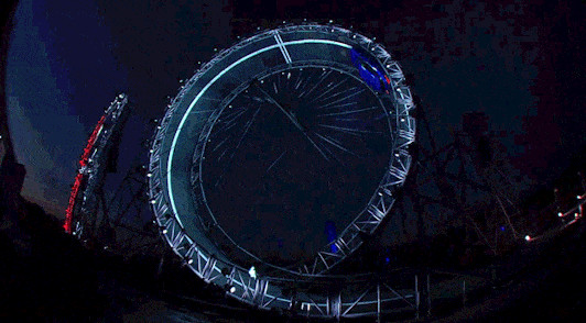 Video: Jaguar F-Pace trình diễn lộn nhào ở độ cao 19,08 mét Video: Jaguar F-Pace trình diễn lộn nhào ở độ cao 19,08 mét