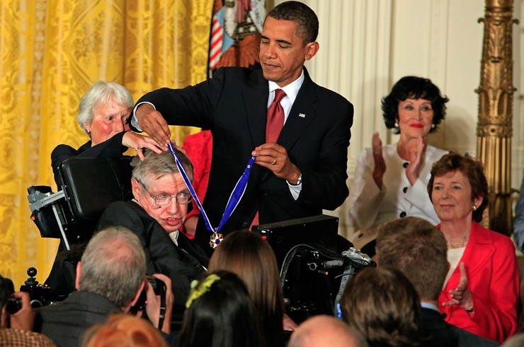 Cuộc đời của Stephen Hawking qua ảnh