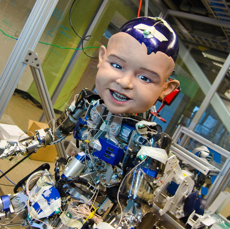 Dùng robot để nghiên cứu hành vi giao tiếp thông minh của trẻ sơ sinh