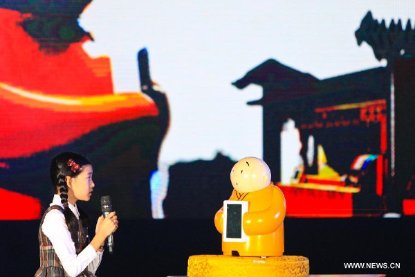 Nhà sư robot giới thiệu Phật giáo