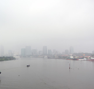 Sài Gòn lại chìm vào sương mù