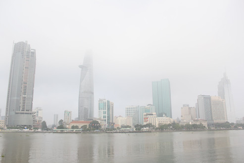 Sài Gòn lại chìm vào sương mù