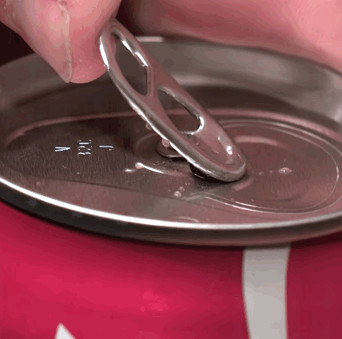 Tại sao nói nắp lon Coca là một phát minh siêu phàm?