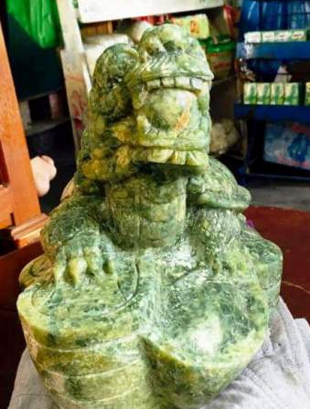 Phát hiện cổ vật bằng đá quý nặng gần 20kg