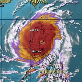 Siêu bão Koppu đổ bộ vào Philippines gây lở đất