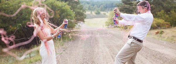Bình xịt Silly String và những bí mật trong sợi bọt nhựa