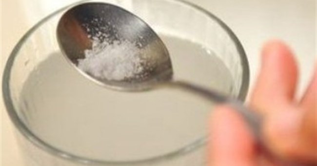 Súc họng bằng nước muối: Nhiều sai lầm cần loại bỏ