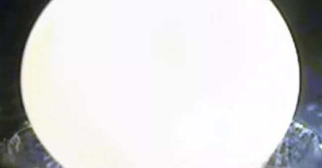 Phát hiện loại thủy tinh siêu cứng gần bằng thép