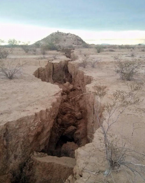 Cận cảnh khe nứt khổng lồ có thể tạo nên một đại dương mới