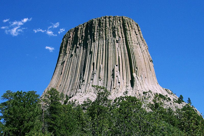 Rocas extrañas en la naturaleza.