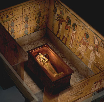 Phòng chứa bí mật có thể tồn tại trong mộ vua Tutankhamun