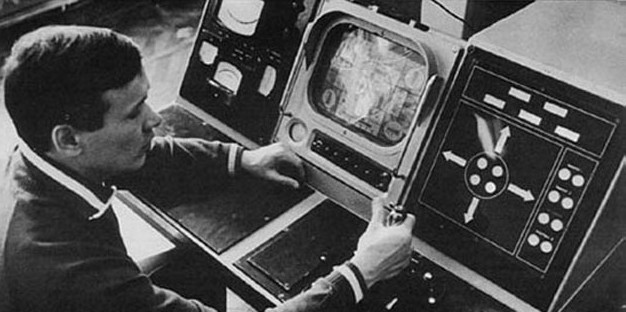 10/11/1970 - Xe tự hành Lunokhod-1 của Liên Xô được phóng lên vũ trụ