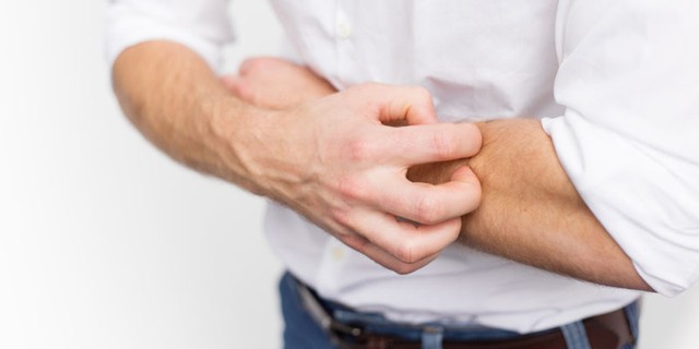 Vì sao gãi làm đỡ ngứa?