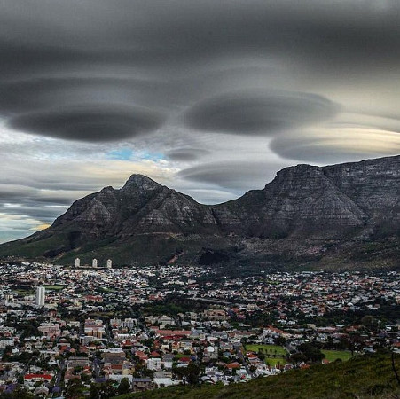 Thực hư câu chuyện "UFO" ghé thăm Nam Phi