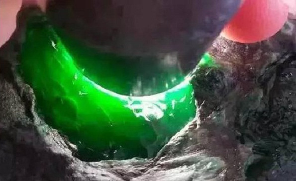 Lão nông dùng ngọc bích chục tỷ để… muối dưa