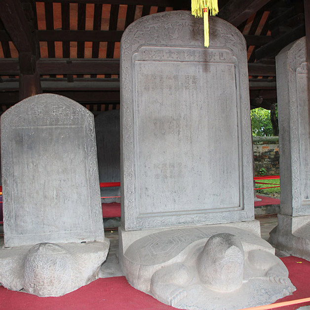 Bia đá các khoa thi tiến sĩ thời Lê - Mạc tại Văn Miếu Hà Nội
