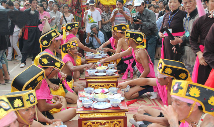 Hội Gióng ở đền Phù Đổng và đền Sóc