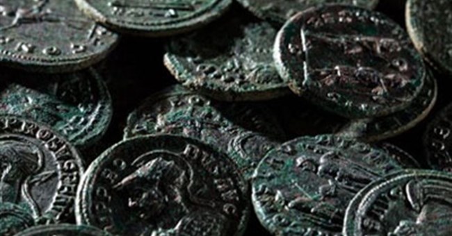 Kho báu hơn 4.000 đồng xu La Mã trong vườn cherry