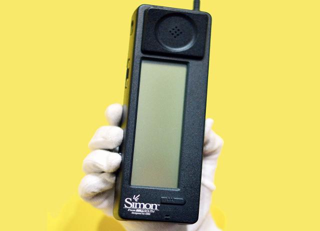 23/11/1992 - Chiếc smartphone đầu tiên của thế giới được IBM giới thiệu