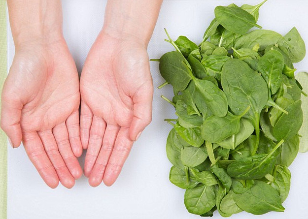 Mẹo ước lượng khẩu phần ăn giảm cân bằng bàn tay