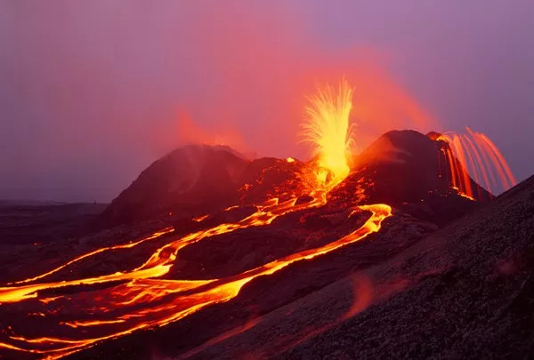 Nếu muốn vứt rác xuống núi lửa, bạn sẽ phải kiếm một ngọn núi lửa "không nguội"