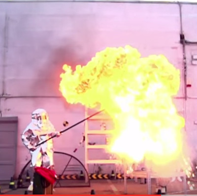 Video: Cách tạo ngọn lửa hình nấm khổng lồ