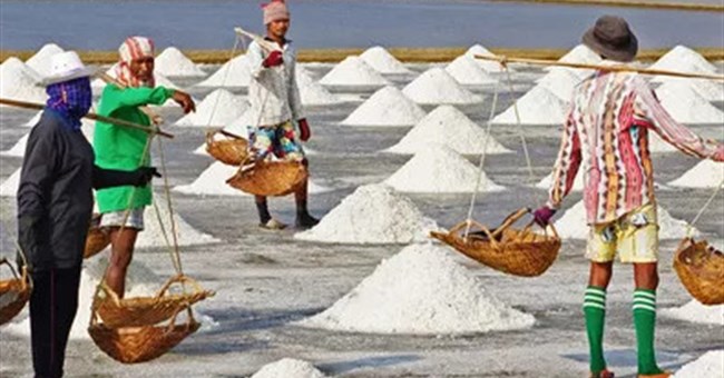 Chúng ta đang ăn rác thải nhựa hàng ngày?