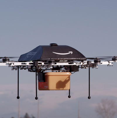Video: Drone của Amazon lấy hàng từ kho, vượt chướng ngại vật giao cho khách