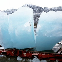Đưa băng Bắc Cực đến Paris để "sờ thấy" biến đổi khí hậu