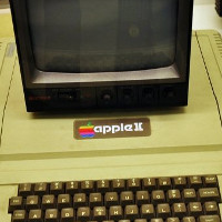 30 năm trước, nếu muốn cài ứng dụng máy tính phải ngồi cả ngày để gõ code