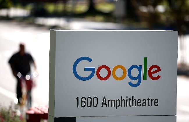 Tại sao Yahoo màu tím, Google bảy sắc còn Facebook có màu xanh da trời?