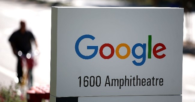 Tại sao Yahoo màu tím, Google bảy sắc còn Facebook có màu xanh da trời?