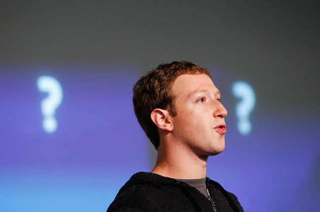 Tại sao Yahoo màu tím, Google bảy sắc còn Facebook có màu xanh da trời?