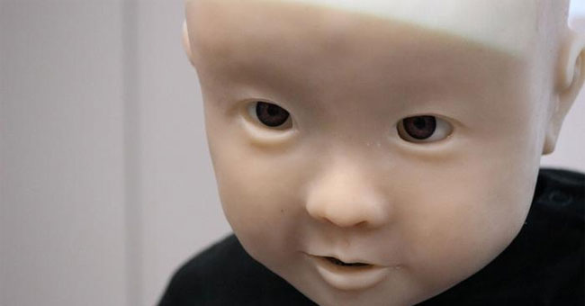 Robot thay thế y tá có tạo nên sự sợ hãi?