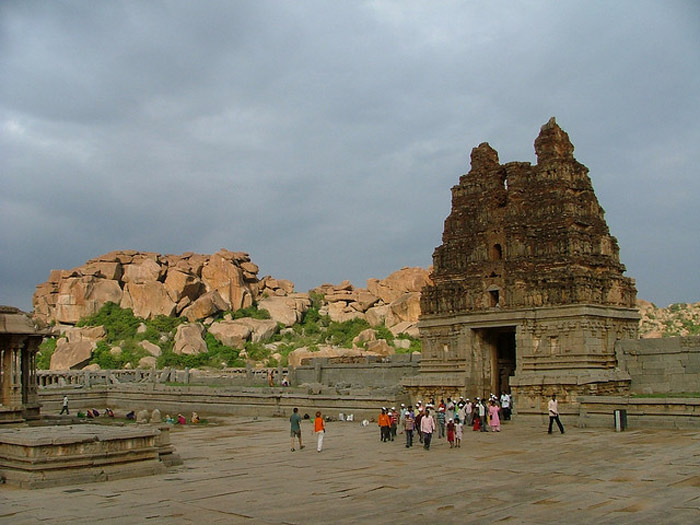 Quần thể kiến trúc tại Hampi - Ấn Độ