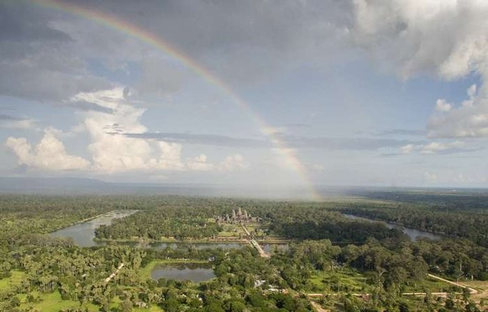 Quần thể tháp bí ẩn bị chôn vùi bên dưới đền Angkor Wat