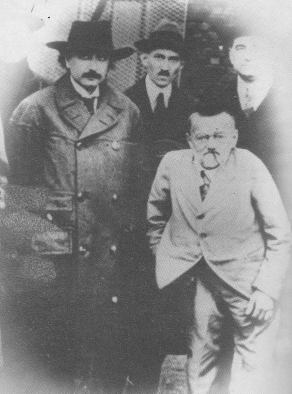 Tesla và Einstein (1920).