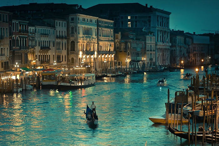 Có thuyền tất phải có đường thủy cho thuyền đi, hệ thống kênh rạch ở Venice được gọi chung là Canal Grande ( nghĩa là kênh lớn).