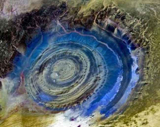 Vòng tròn đồng tâm ở sa mạc Sahara là vài hiện tượng địa chất mà giới khoa học chưa thể giải thích.