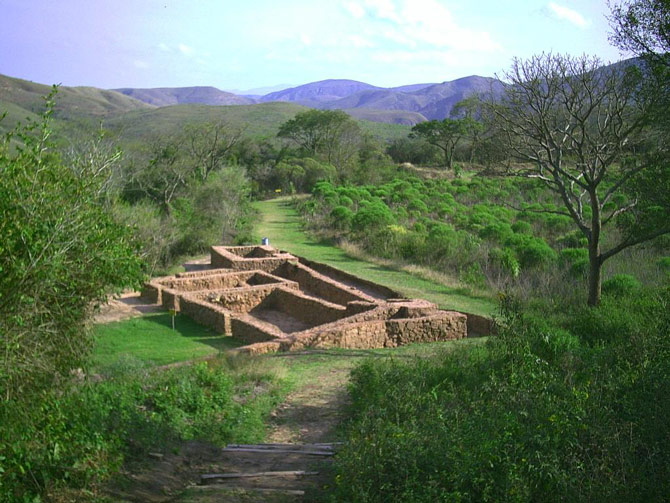 Di chỉ khảo cổ Fuerte de Samaipata