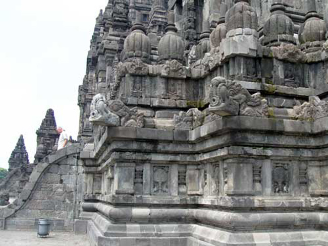 Quần thể đền đài Prambanan