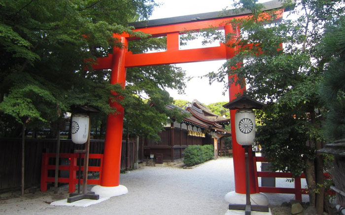 Kyoto là hiện thân của nước Nhật cổ xưa, huyền thoại với nhịp sống chậm rãi, thanh bình, hòa hiếu. 