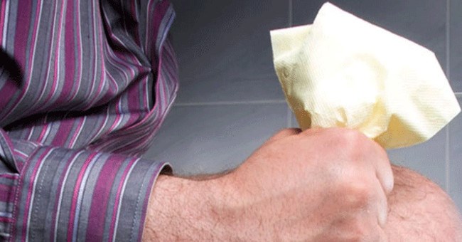 Lý giải nguyên nhân khiến bạn khó "đi cầu" mỗi khi xa nhà