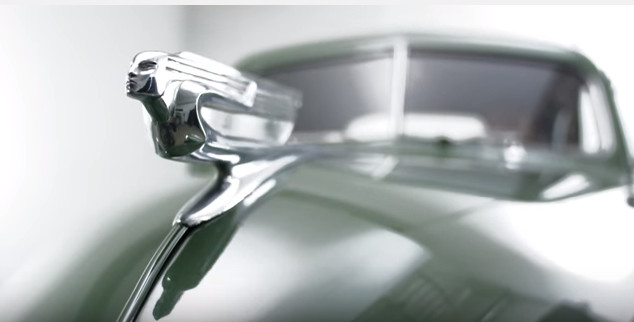 Con người đã tiến rất xa trong 100 năm vừa qua trong việc phát triển xe ô tô. Con người đã tiến rất xa trong 100 năm vừa qua trong việc phát triển xe ô tô.