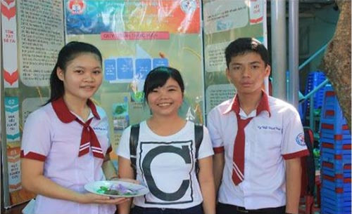 Học sinh lớp 10 chế tạo xà phòng diệt khuẩn từ lá trầu không