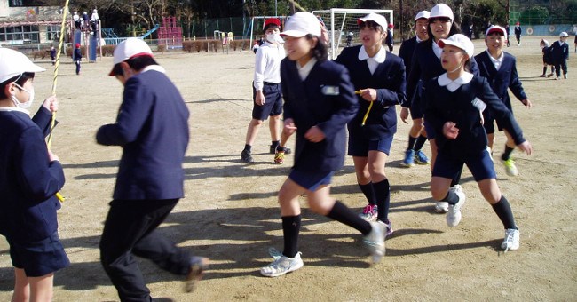 Vì sao Nhật Bản không cho trẻ nghỉ học khi rét 2 độ C?