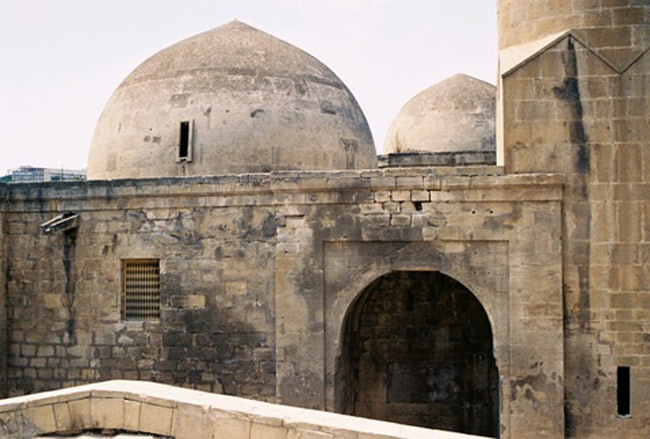 Thành cổ BaKu, Cung điện Shirvanshah và tháp Maiden