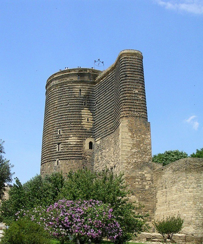 Thành cổ BaKu, Cung điện Shirvanshah và tháp Maiden