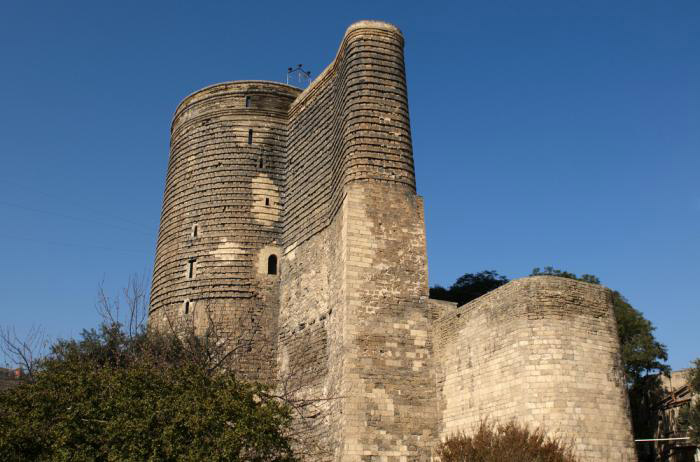 Thành cổ BaKu, Cung điện Shirvanshah và tháp Maiden