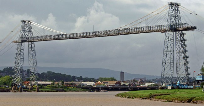 Chiêm ngưỡng cây cầu vừa "cổ" vừa "quái"